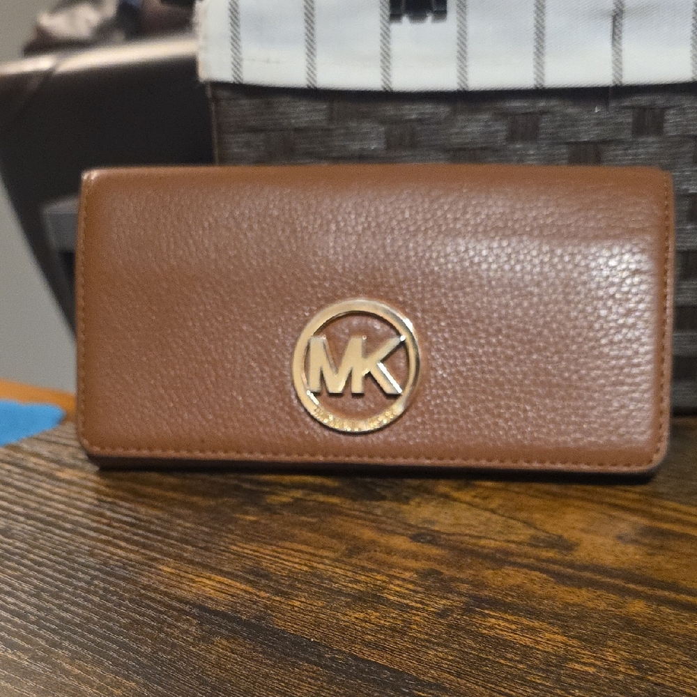 New Michael Kors Tan Leather Clutch with Gold Logo